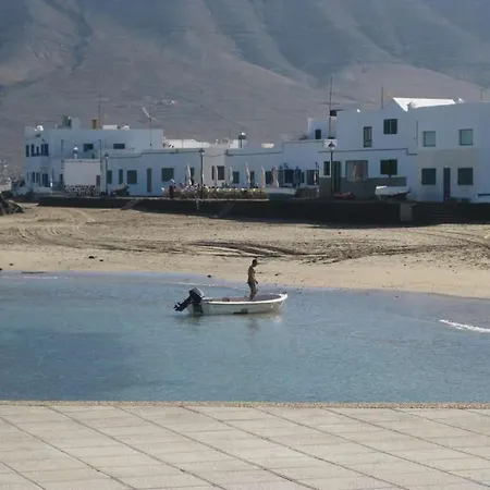 La Caleta Sleeps 5 Wifi Apartman Famara