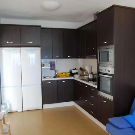 Apartman La Caleta Sleeps 5 Wifi