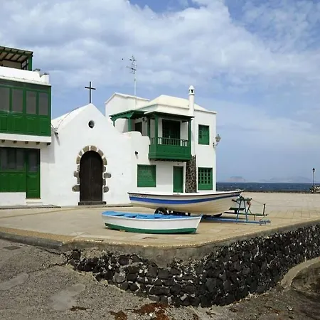 Apartman La Caleta Sleeps 5 Wifi *