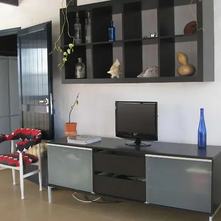 La Caleta Sleeps 5 Wifi Daire *