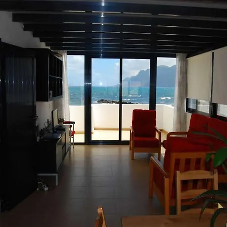 La Caleta Sleeps 5 Wifi Daire
