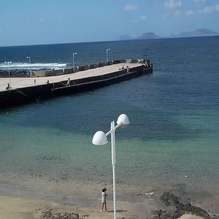 La Caleta Sleeps 5 Wifi Daire Famara