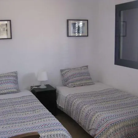 La Caleta Sleeps 5 Wifi Daire Famara